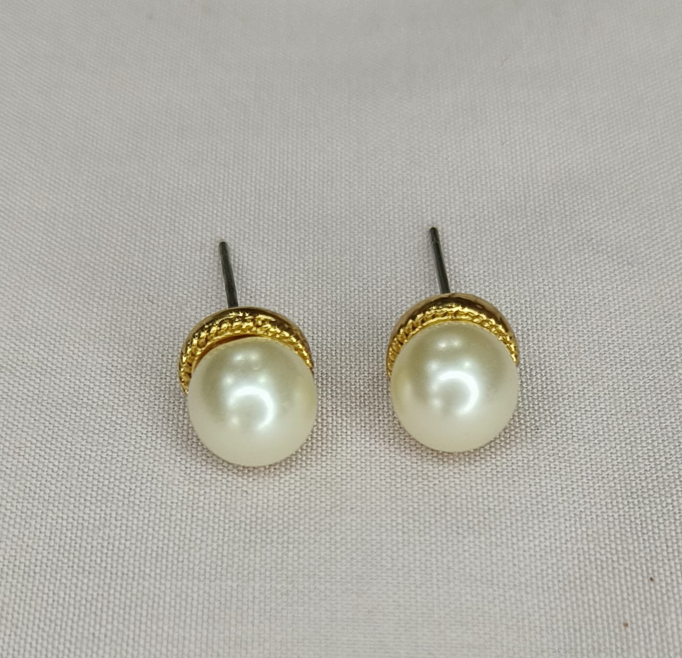 Classic Pearl Studs
